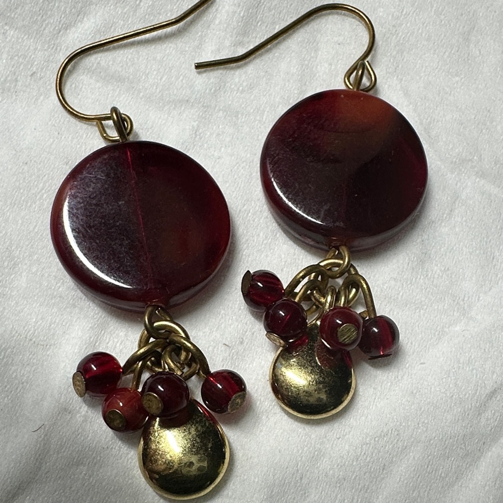 Vintage Red glass dangle Gold Dangle Earrings - Picture 3 of 15